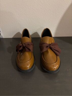Women's Patent Loafer Flats with Bow in Cognac Brown